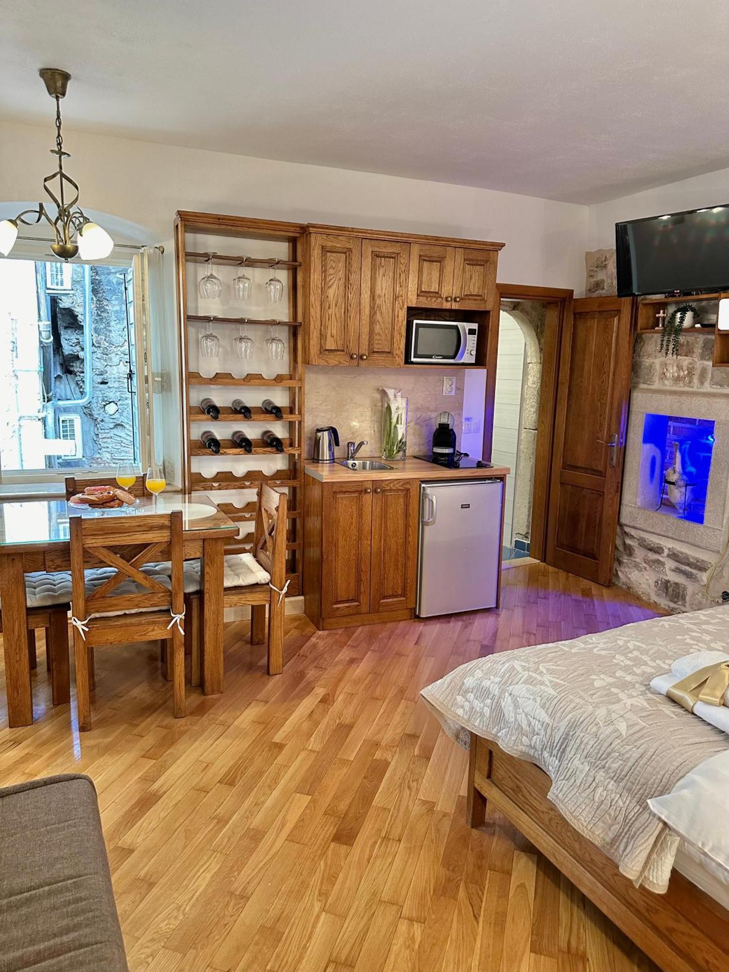 Diocletian Wine Studio Apartment II Split Exterior foto